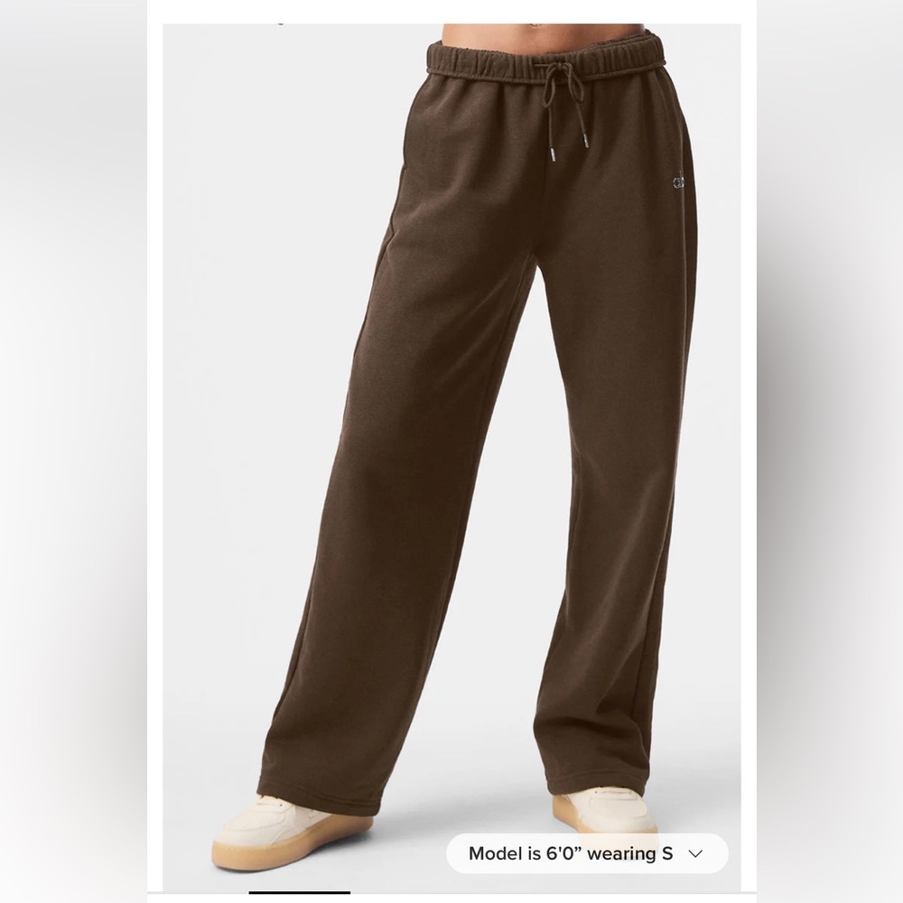 ALO Yoga Accolade Straight Leg Sweatpant